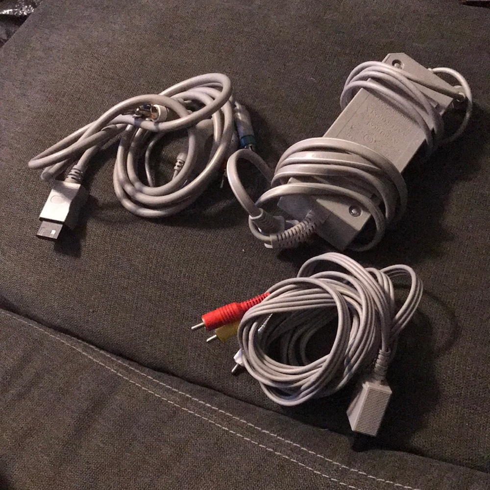 Original Nintendo Wii AC Adapter and Cables